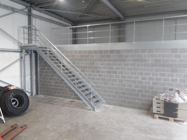 Mertens Metaal - Industriele trap en balustrades Mertens Metaal - Industriele trap en balustrades